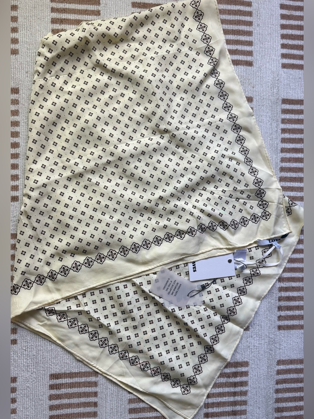 EAVES SCARF - Picture 4 of 6